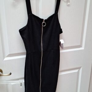 Y women's Full Circle solid black stretch zipper sexy dress size M. NWT